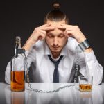 Alkoholio žala ir kūno atsigavimas: kas gyja pirmiau, kai nustojame gerti