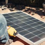 Ką reikia žinoti apie saulės baterijas prieš įsirengiant saulės elektrinę?